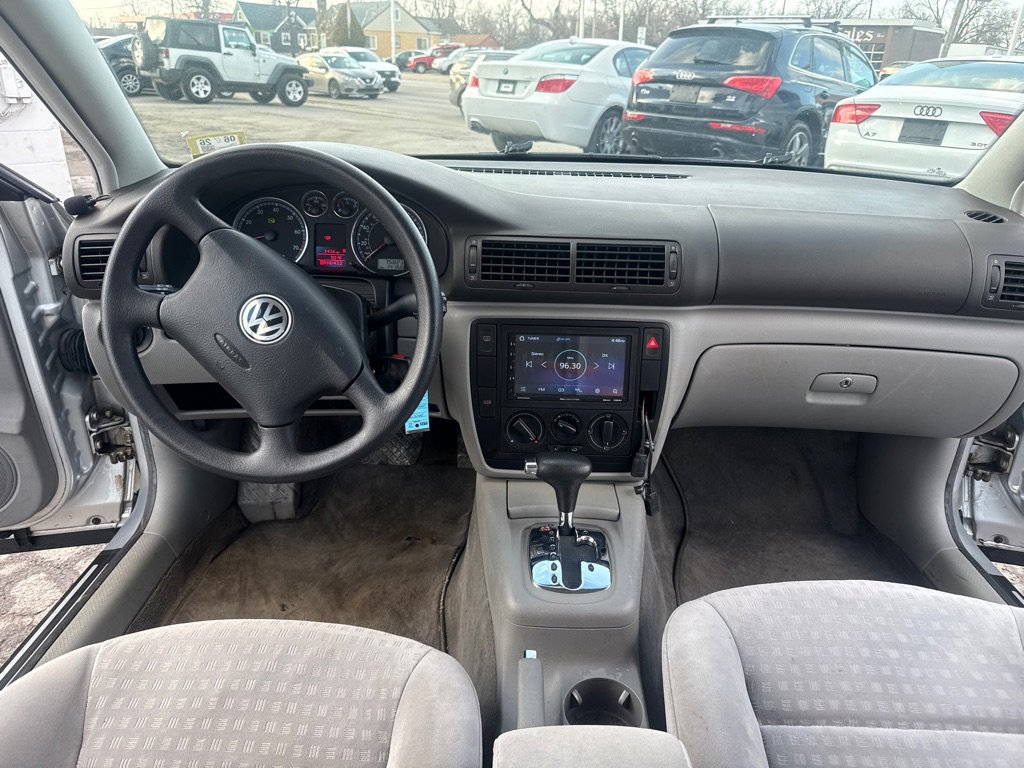 Used 2002 Volkswagen Passat GLS image 9