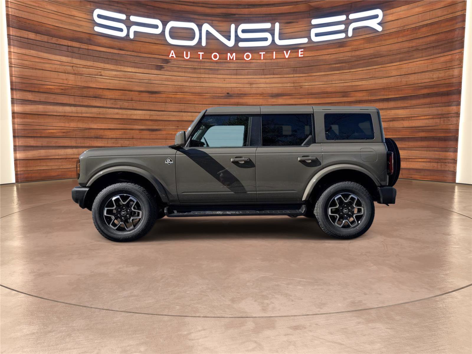 New 2025 Ford Bronco Outer Banks image 2
