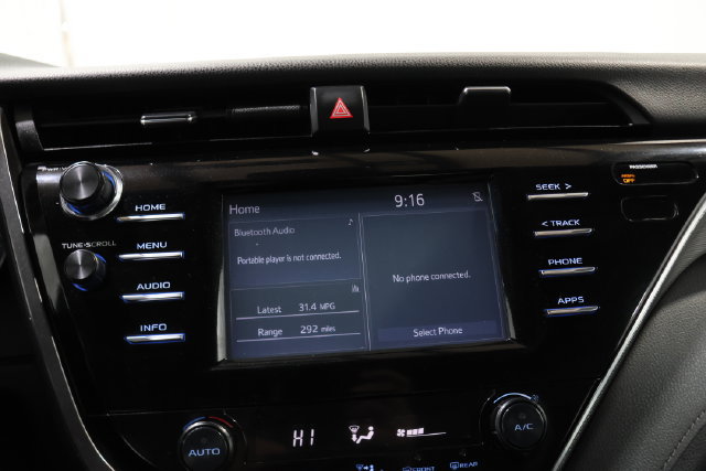 Used 2018 Toyota Camry SE FWD image 21