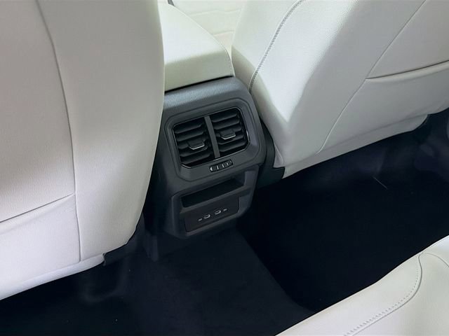 New 2026 Volkswagen Taos SE image 24