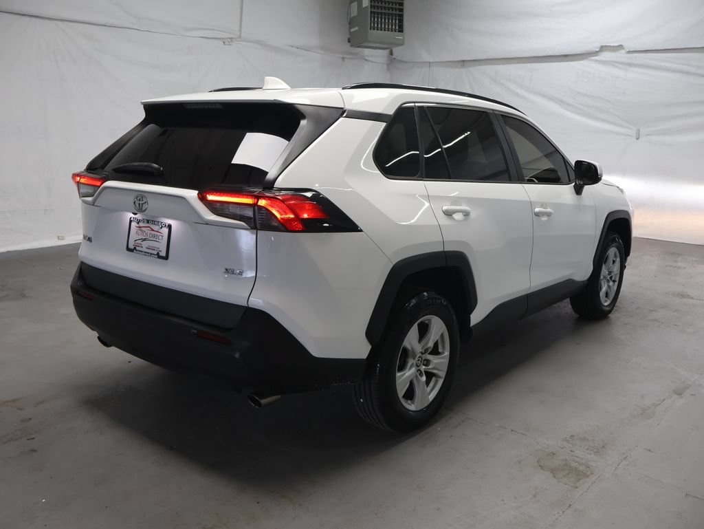 Used 2021 Toyota RAV4 XLE w/ Convenience Package FWD image 7