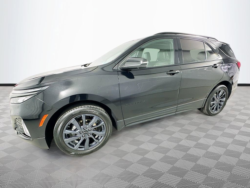 Used 2023 Chevrolet Equinox RS w/ RS Leather Package image 4