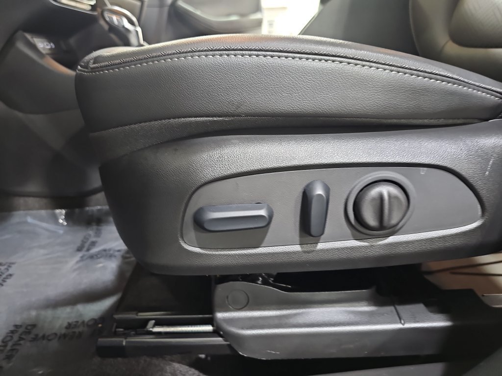 Certified 2023 Buick Encore GX Essence w/ Experience Buick Package FWD image 35