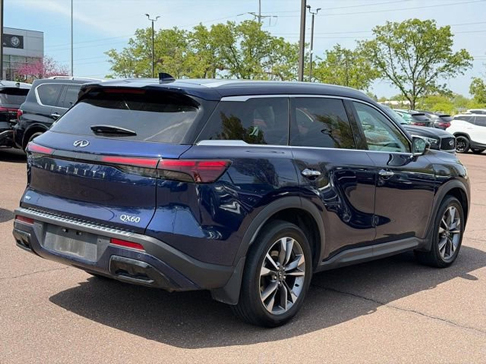 Certified 2023 INFINITI QX60 Luxe w/ Cargo Package AWD/4WD image 7