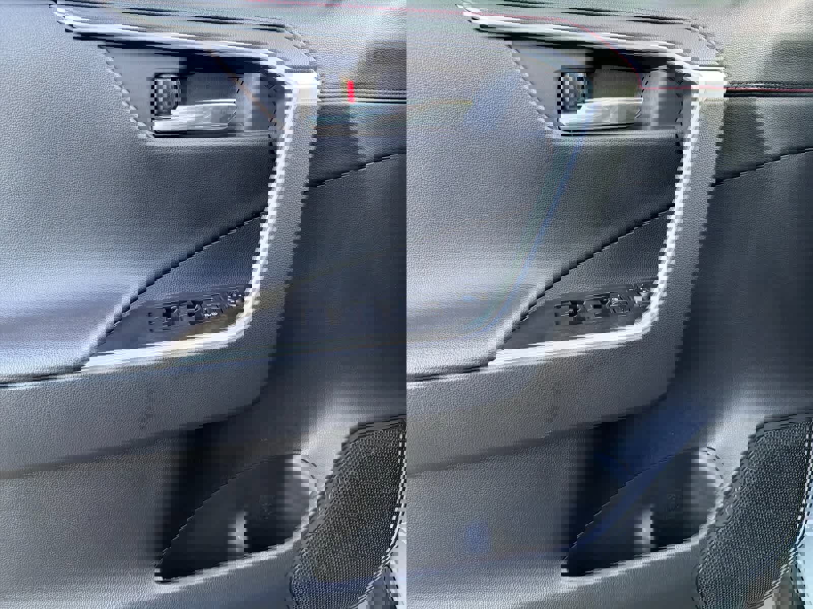 Used 2020 Toyota RAV4 TRD Off-Road image 12