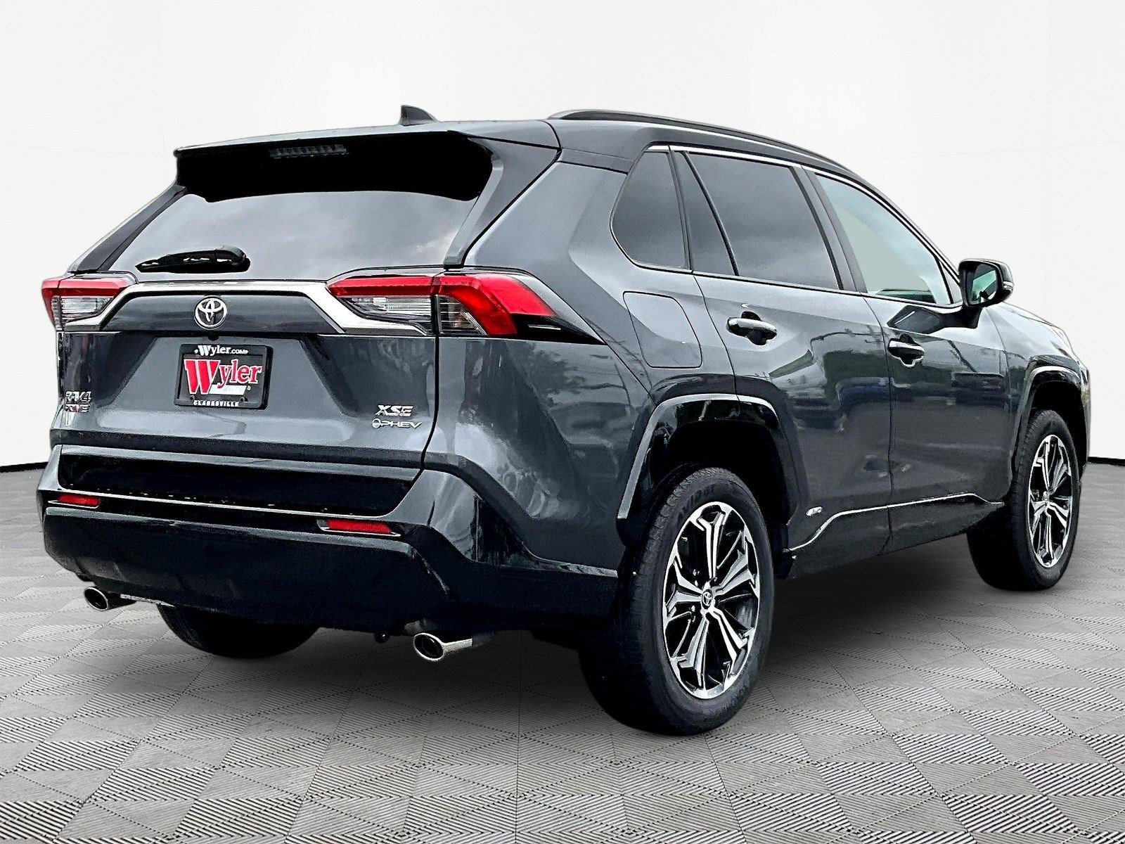 Used 2025 Toyota RAV4 XSE w/ Weather Package AWD/4WD image 6