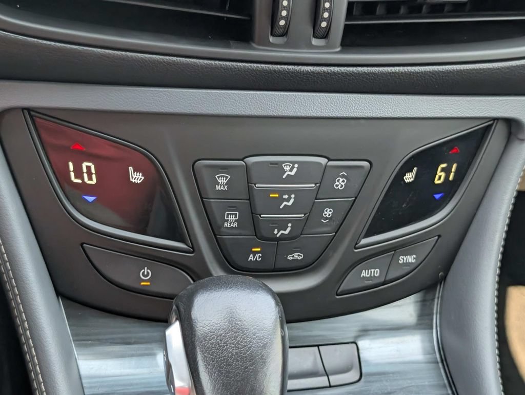Used 2020 Buick Envision Essence FWD image 24