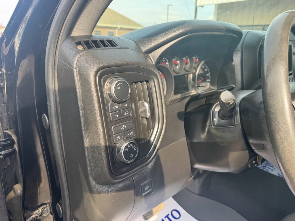 Used 2019 Chevrolet Silverado 1500 Custom w/ Custom Convenience Package image 18
