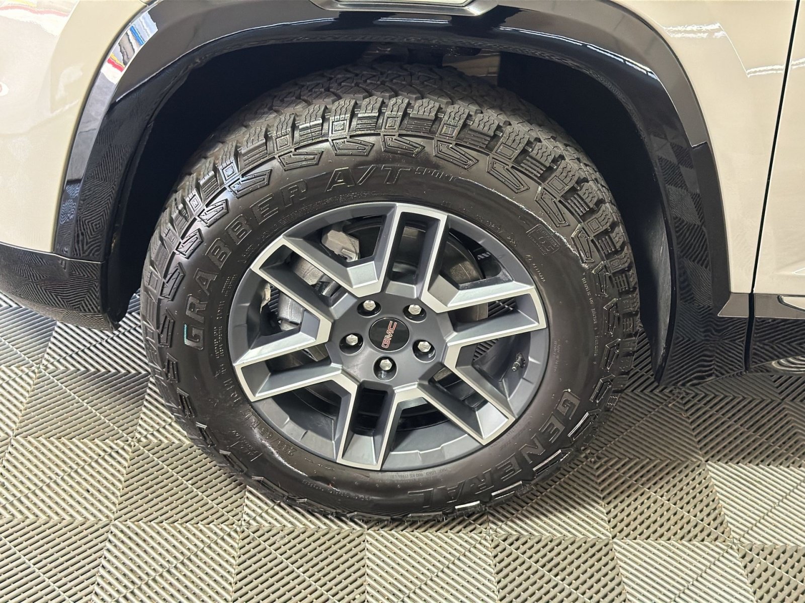 Used 2026 GMC Terrain AT4 w/ Convenience Package III AWD/4WD image 12