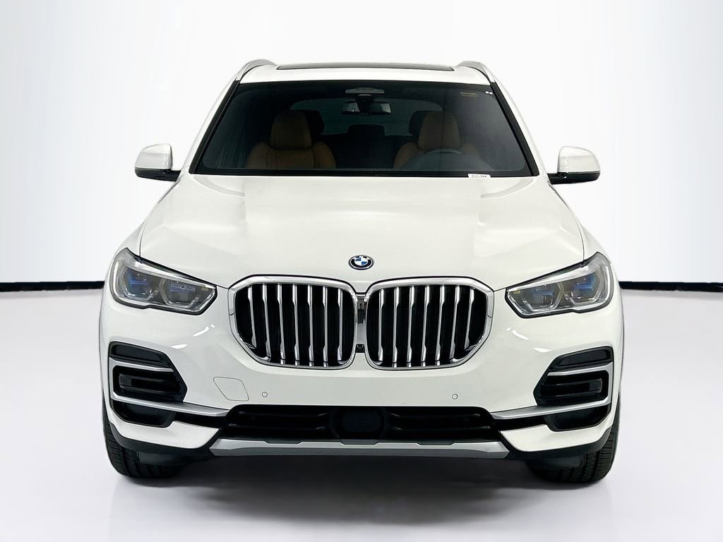 Used 2023 BMW X5 xDrive45e w/ Executive Package AWD/4WD image 2