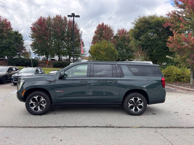Used 2025 GMC Yukon XL AT4 w/ AT4 Premium Package AWD/4WD image 2
