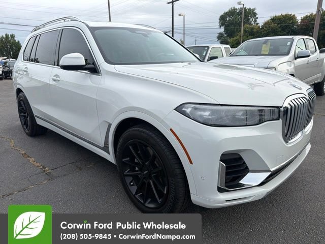 Used 2021 BMW X7 xDrive40i w/ Premium Package AWD/4WD image 3