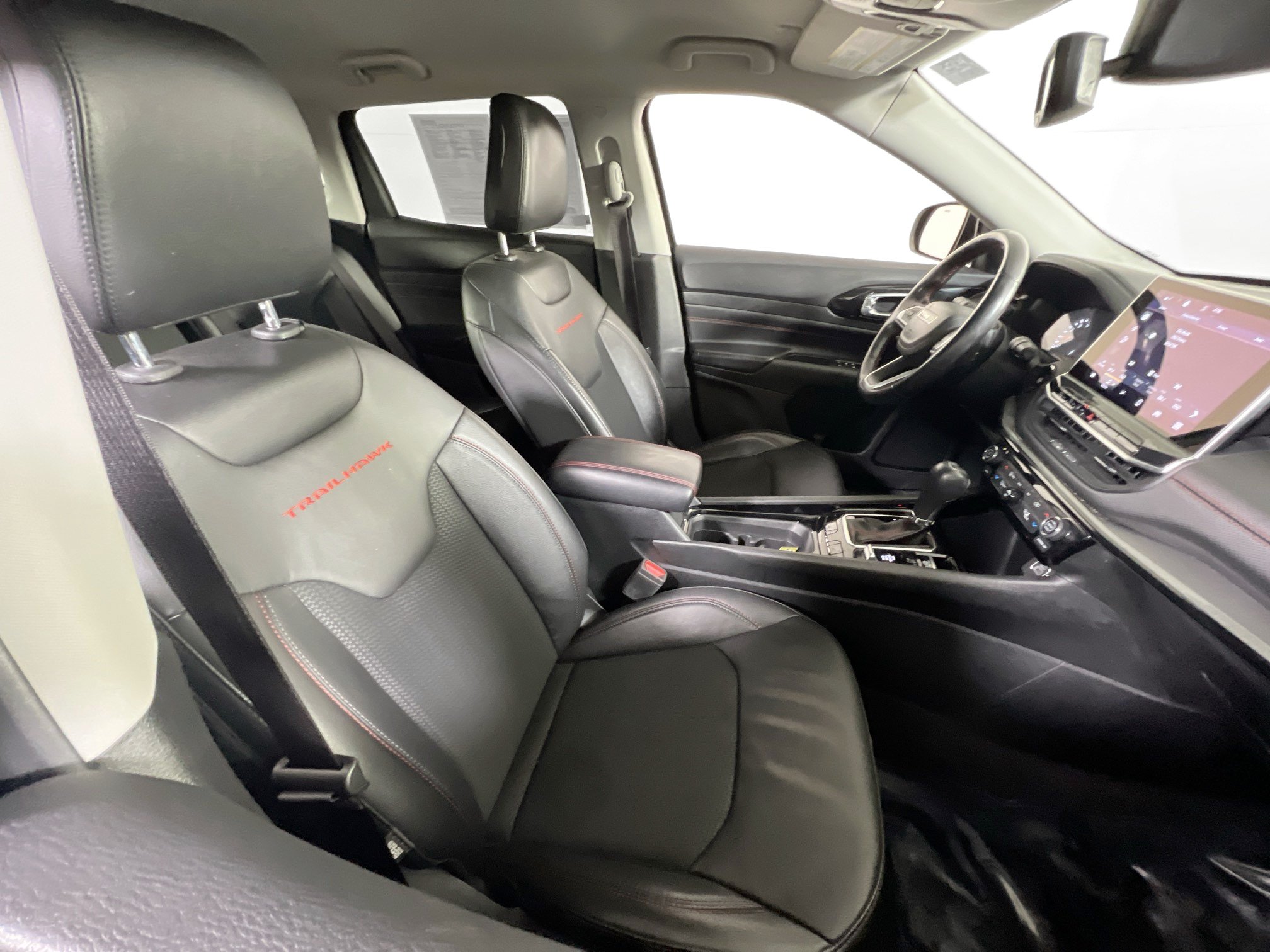 Used 2022 Jeep Compass Trailhawk w/ Trailhawk Convenience Group AWD/4WD image 25