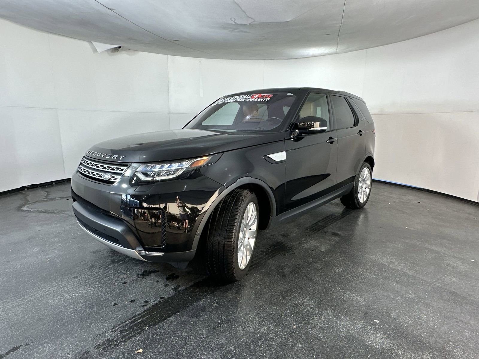 Used 2020 Land Rover Discovery HSE image 6