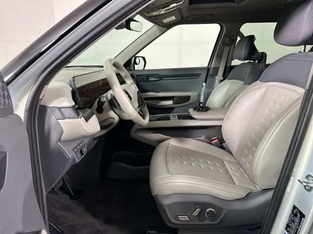 Used 2024 Kia EV9 Wind image 11