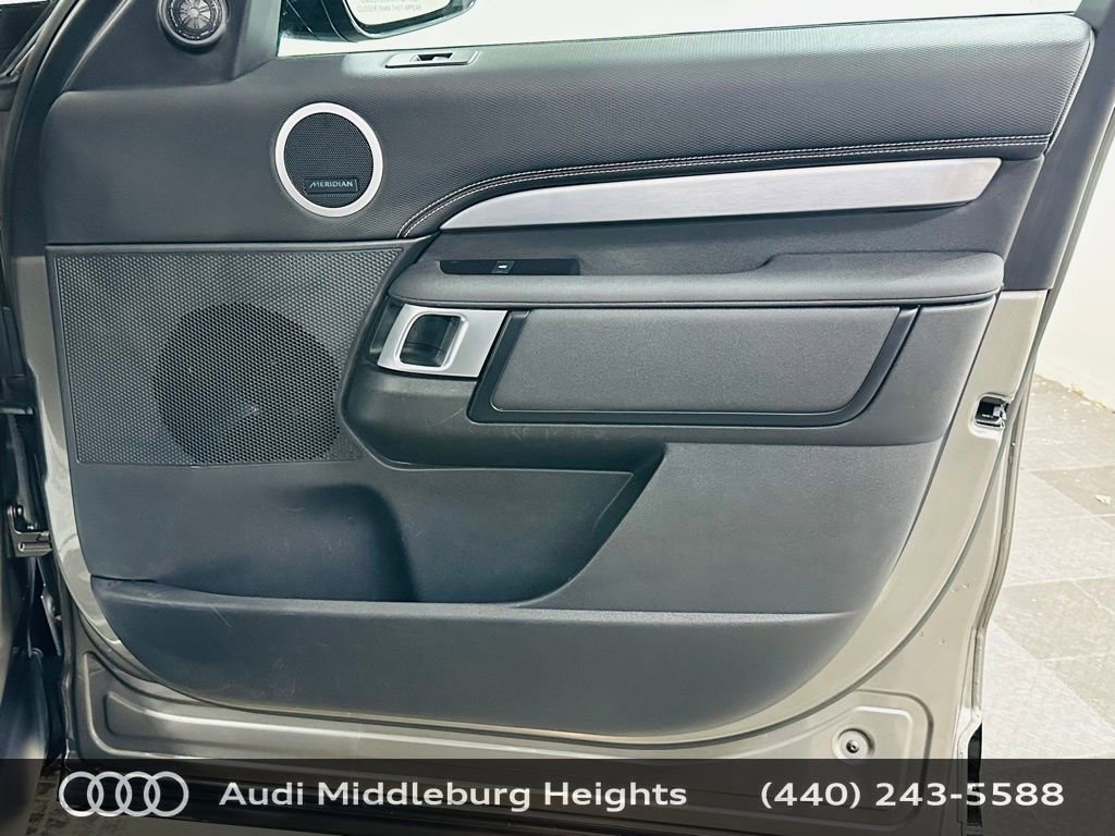 Used 2023 Land Rover Discovery S R-Dynamic image 27