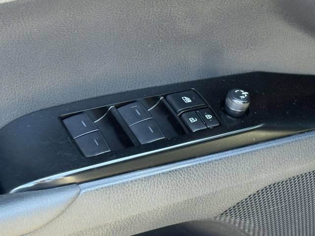 Used 2025 Toyota Camry SE FWD image 10
