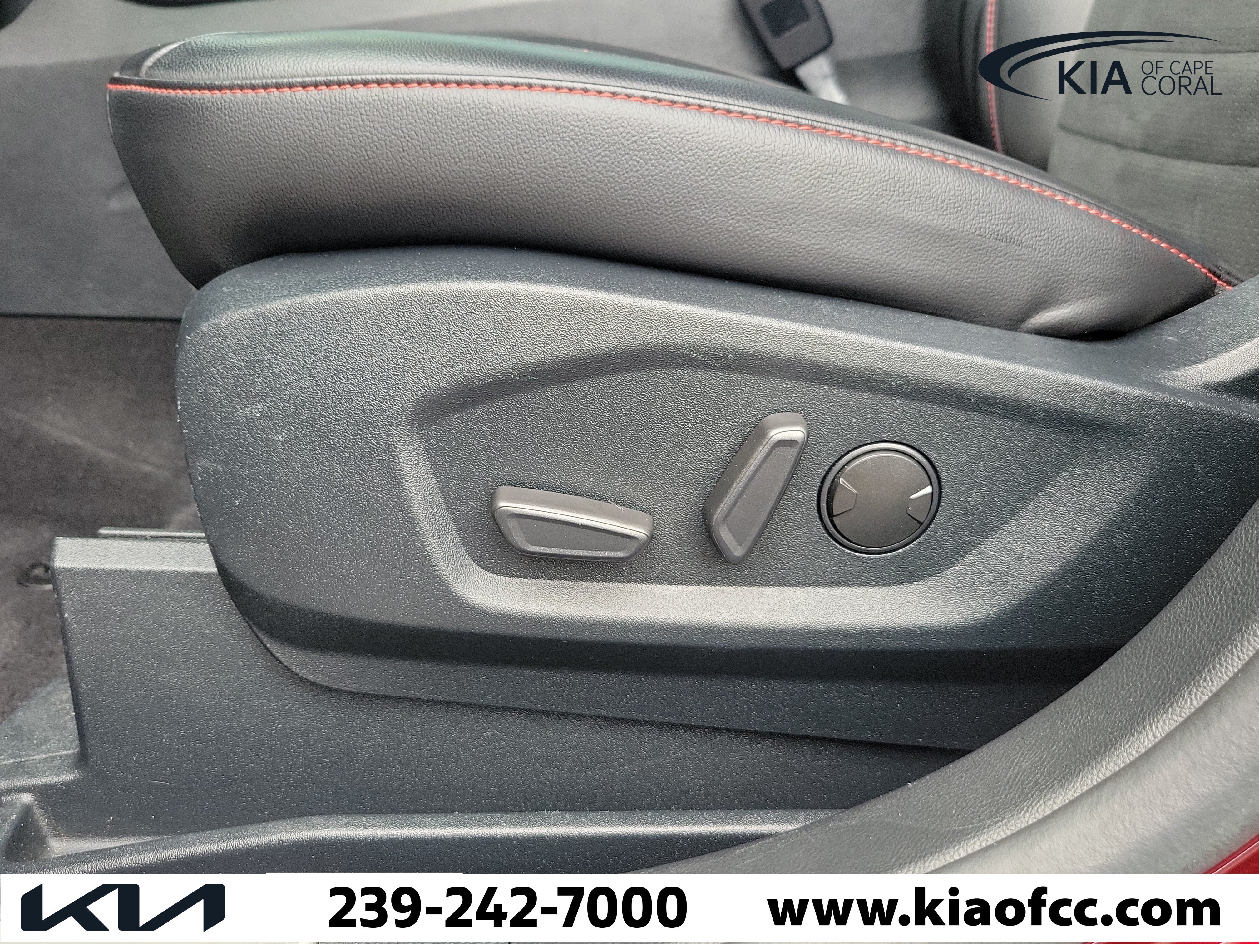 Used 2021 Ford Edge ST-Line FWD image 23