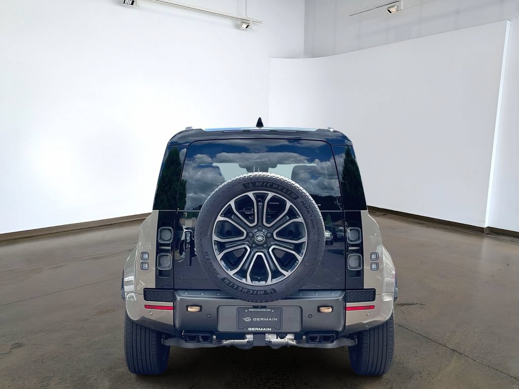 Certified 2025 Land Rover Defender 110 AWD/4WD image 5