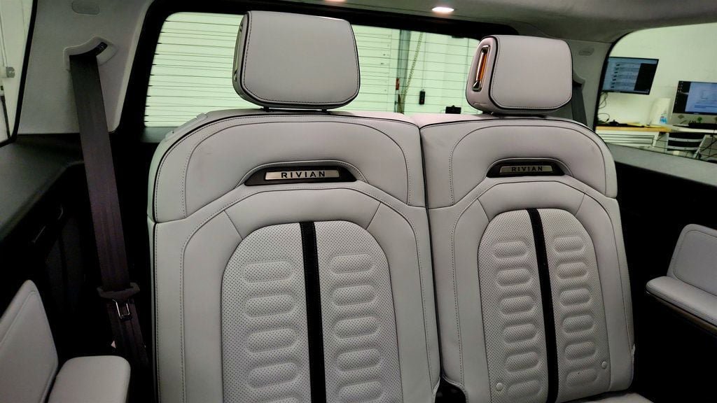 Used 2024 Rivian R1S Adventure AWD/4WD image 24
