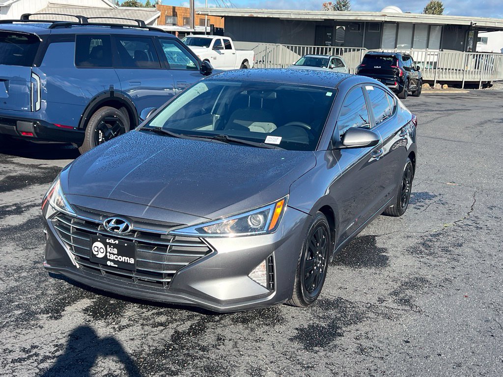 Used 2020 Hyundai Elantra SE FWD image 3