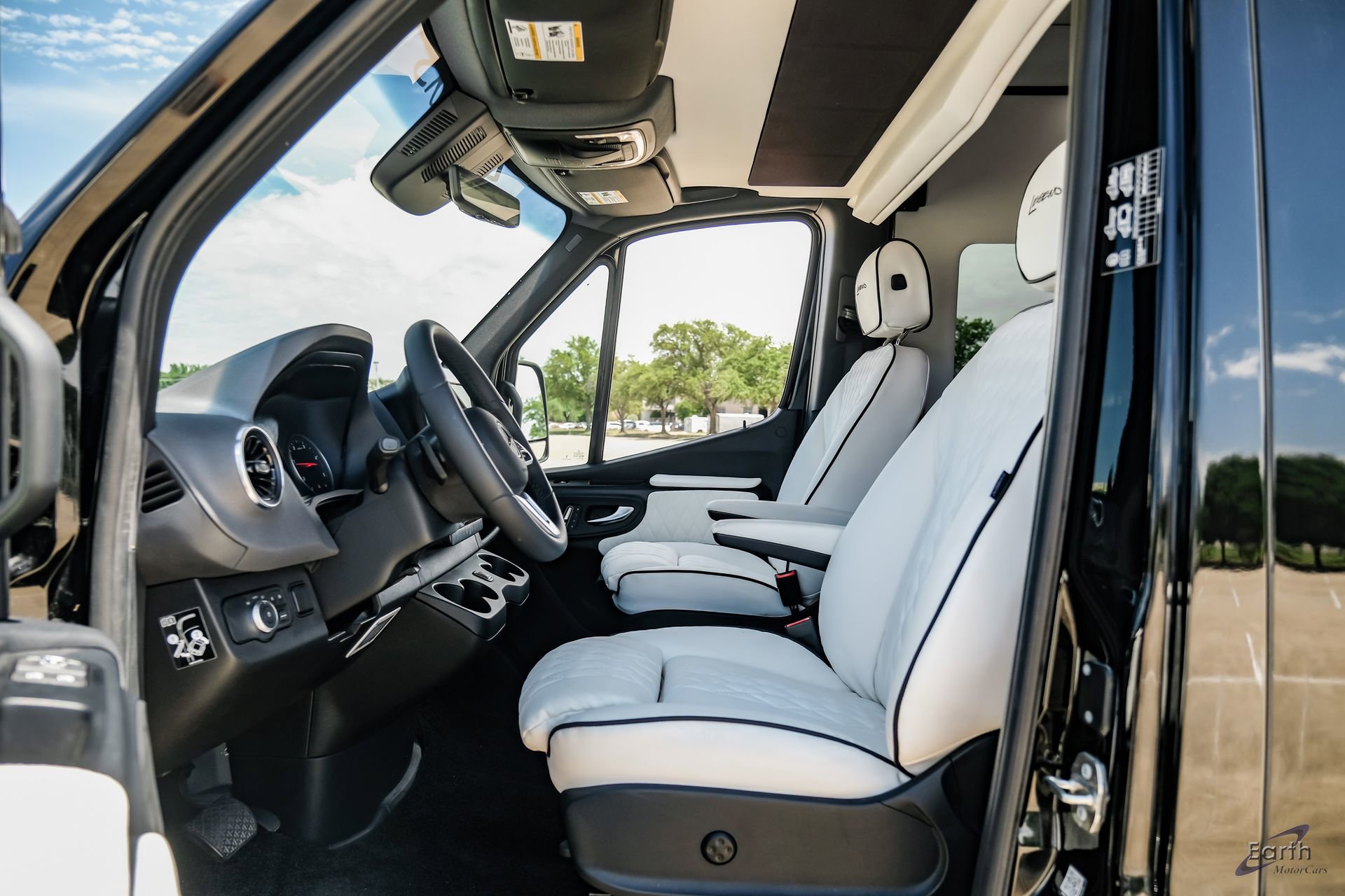 Used 2024 Mercedes-Benz Sprinter 3500 image 39