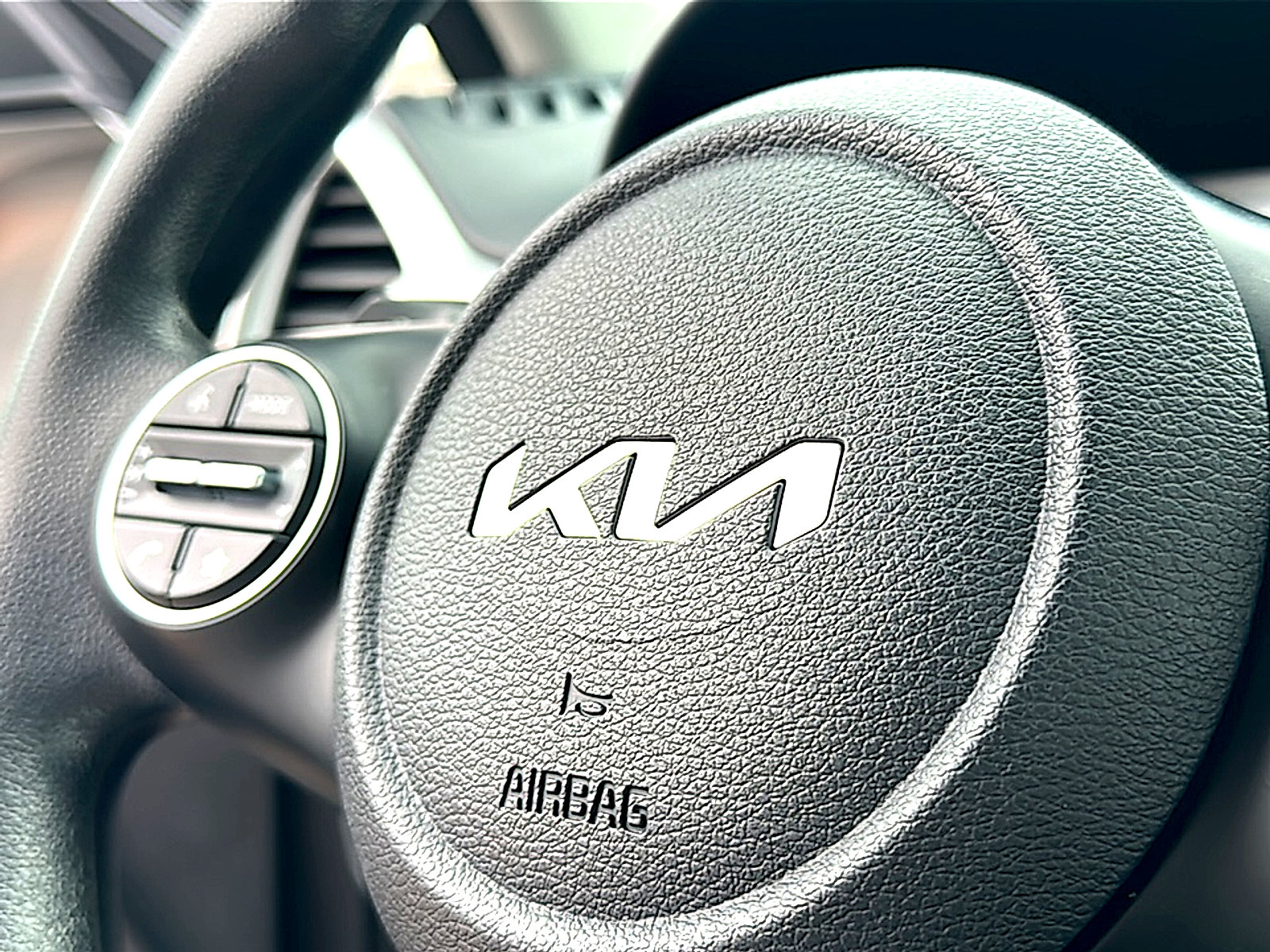 Used 2024 Kia Soul LX w/ Option Group 015 FWD image 30