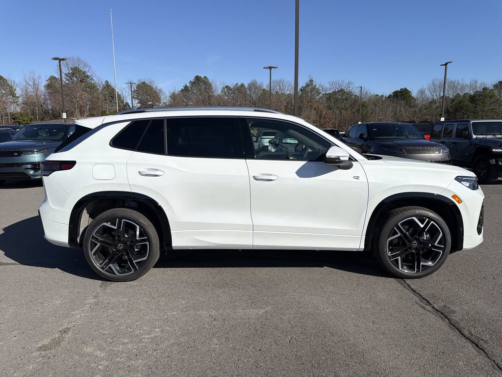 New 2026 Volkswagen Tiguan SEL R-Line image 4