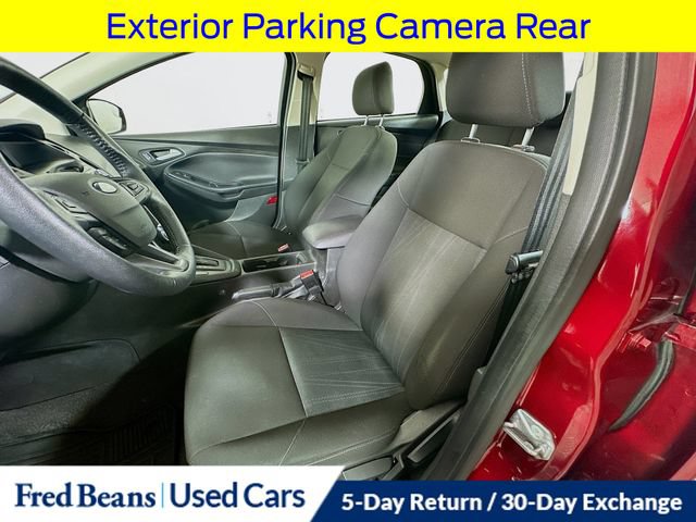 Used 2015 Ford Focus SE w/ SE Cold Weather Package FWD image 22