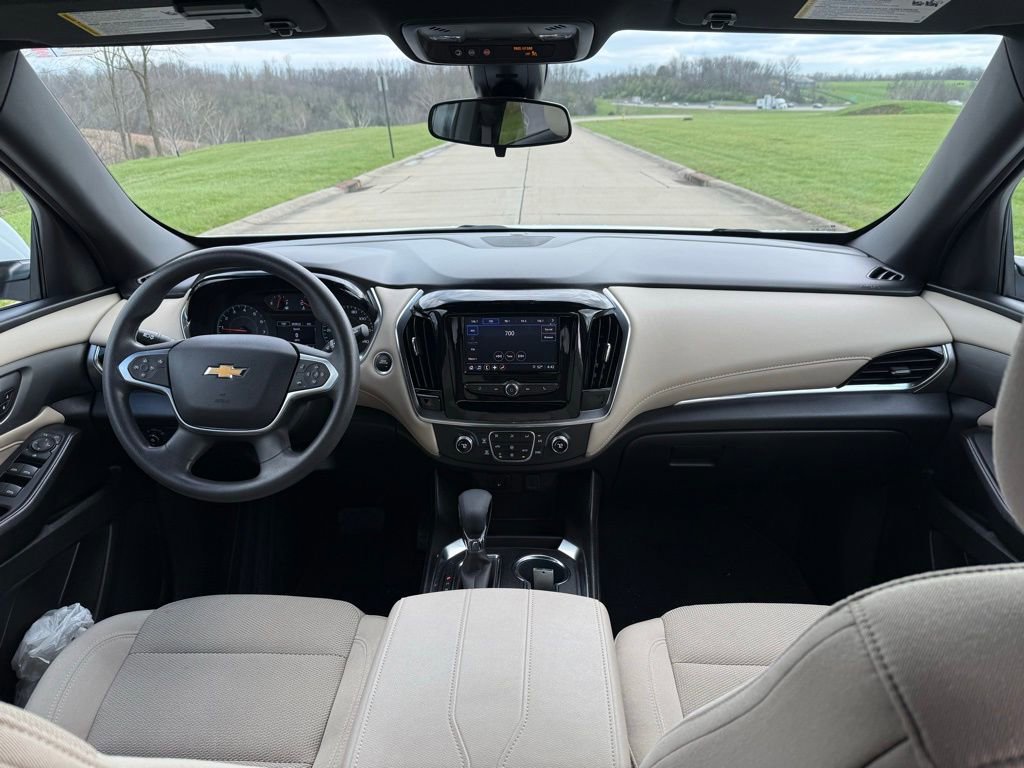 Used 2023 Chevrolet Traverse LS w/ Safety Package image 18