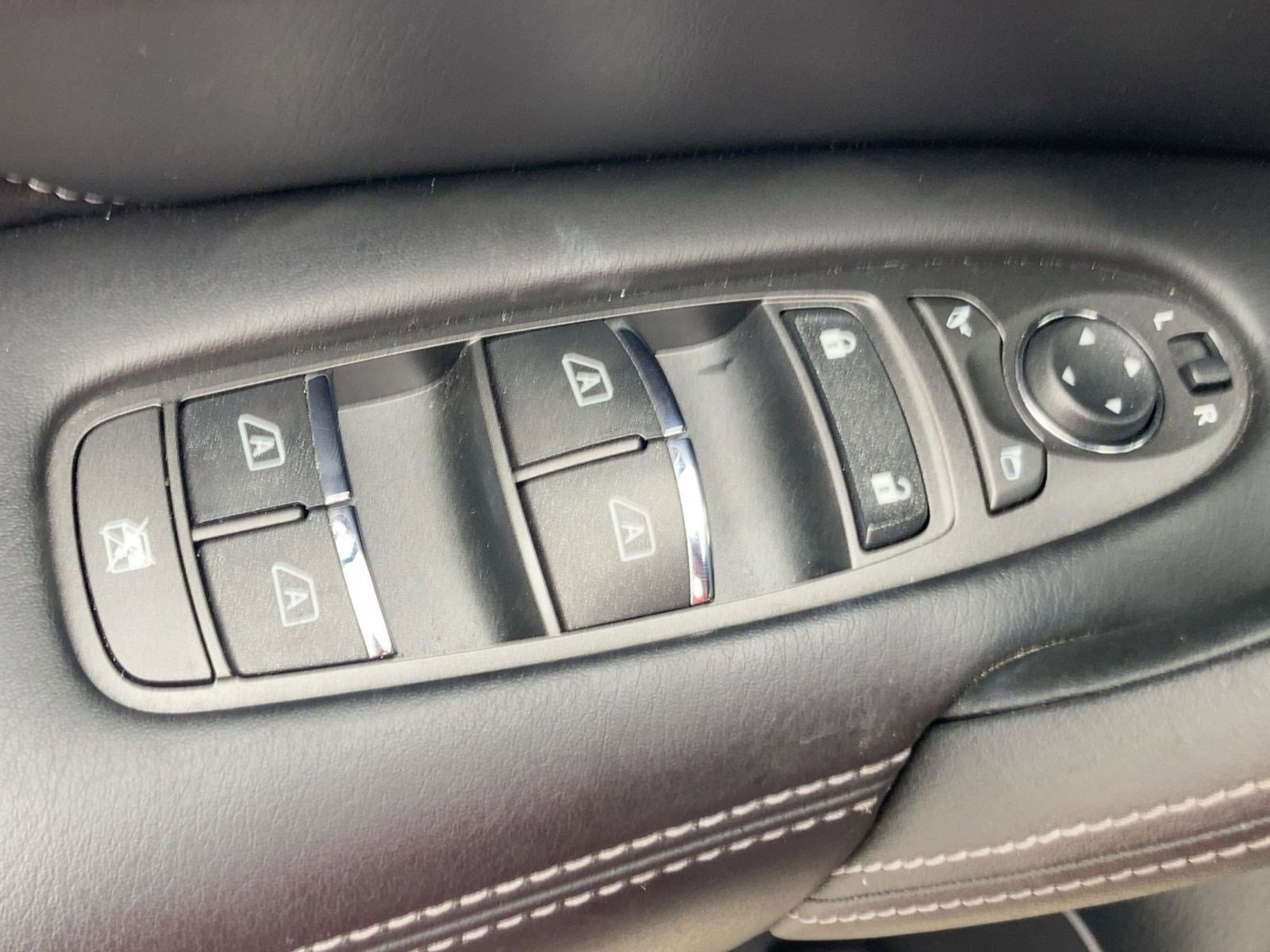 Used 2023 INFINITI QX80 Sensory w/ All-Season Package image 11