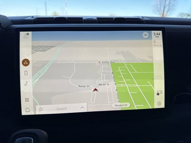 Used 2024 Land Rover Defender 130 X-Dynamic SE image 12