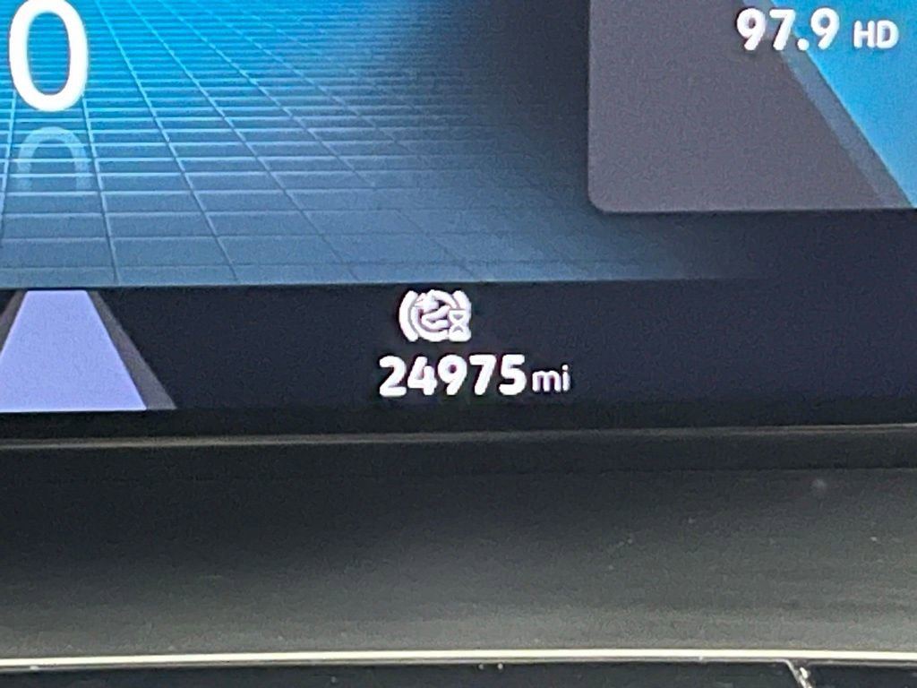 Used 2024 Volkswagen Atlas Cross Sport SE w/ Panoramic Sunroof Package image 24