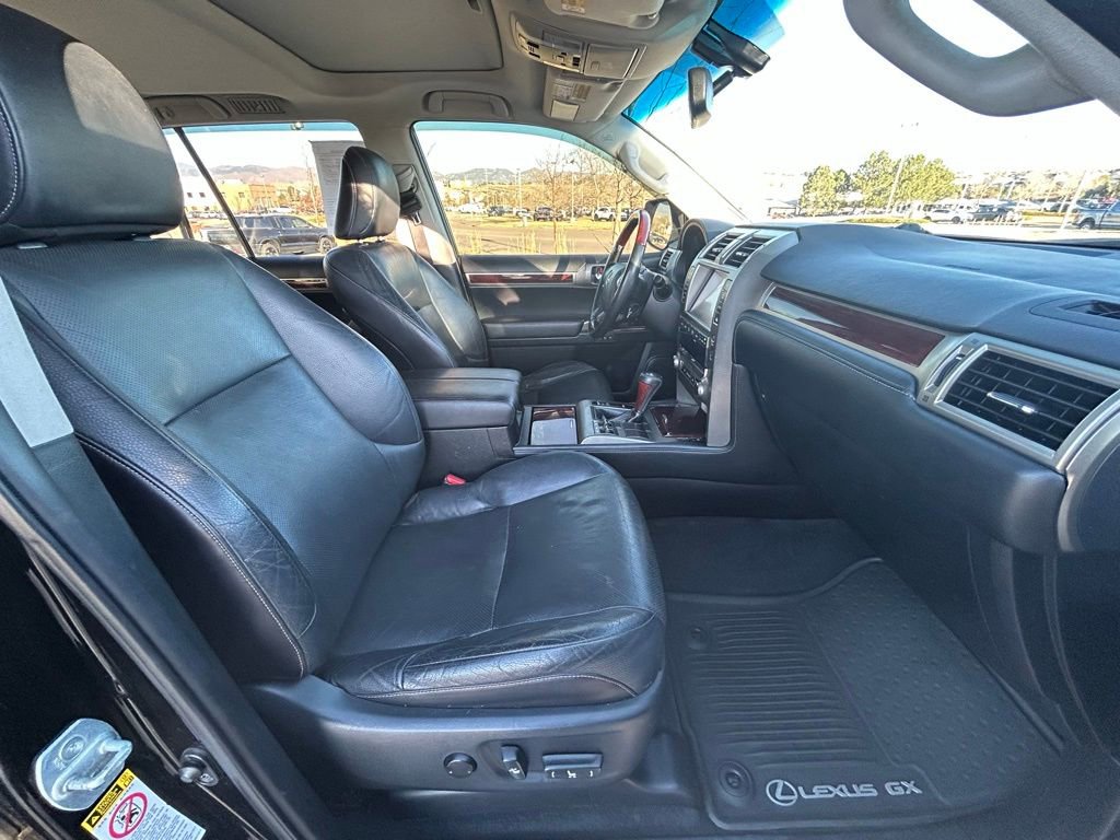 Used 2016 Lexus GX 460 w/ Premium Package AWD/4WD image 32