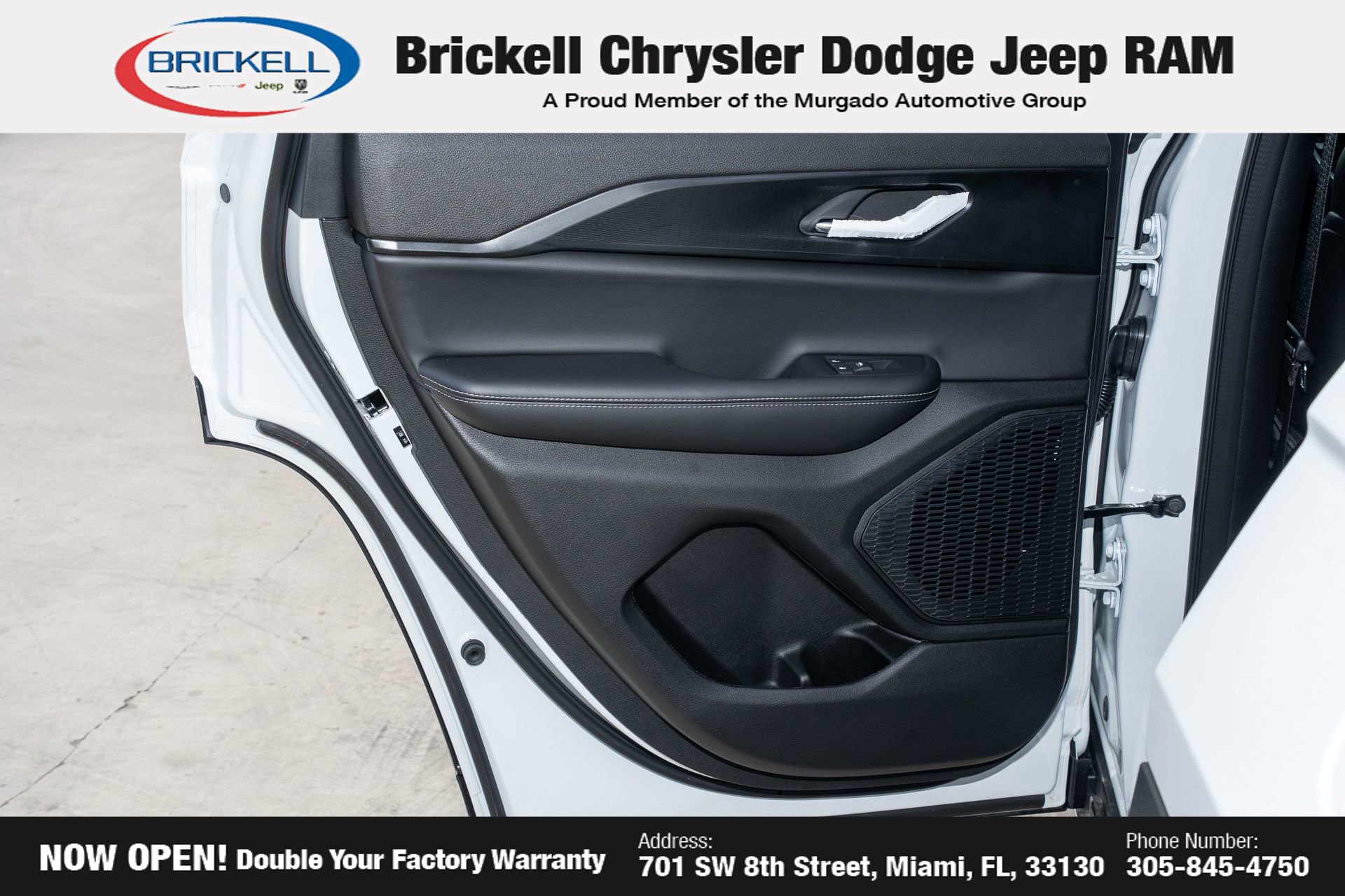 New 2025 Jeep Grand Cherokee Altitude image 12