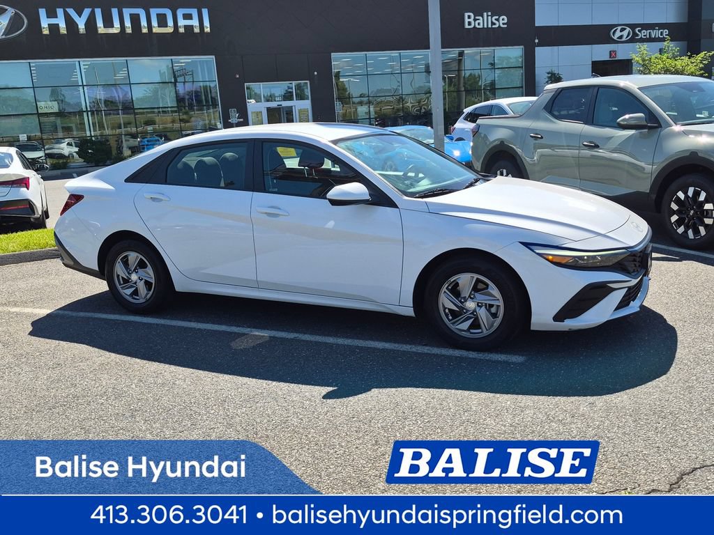 Certified 2024 Hyundai Elantra SE FWD image 1