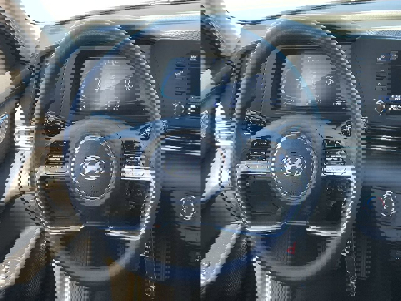 Certified 2024 Hyundai Elantra SE image 13