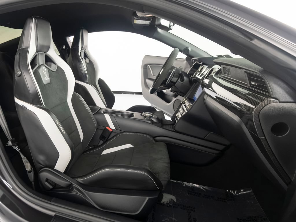 Used 2022 Ford Mustang Shelby GT500 w/ Carbon Fiber Track Pack RWD image 35