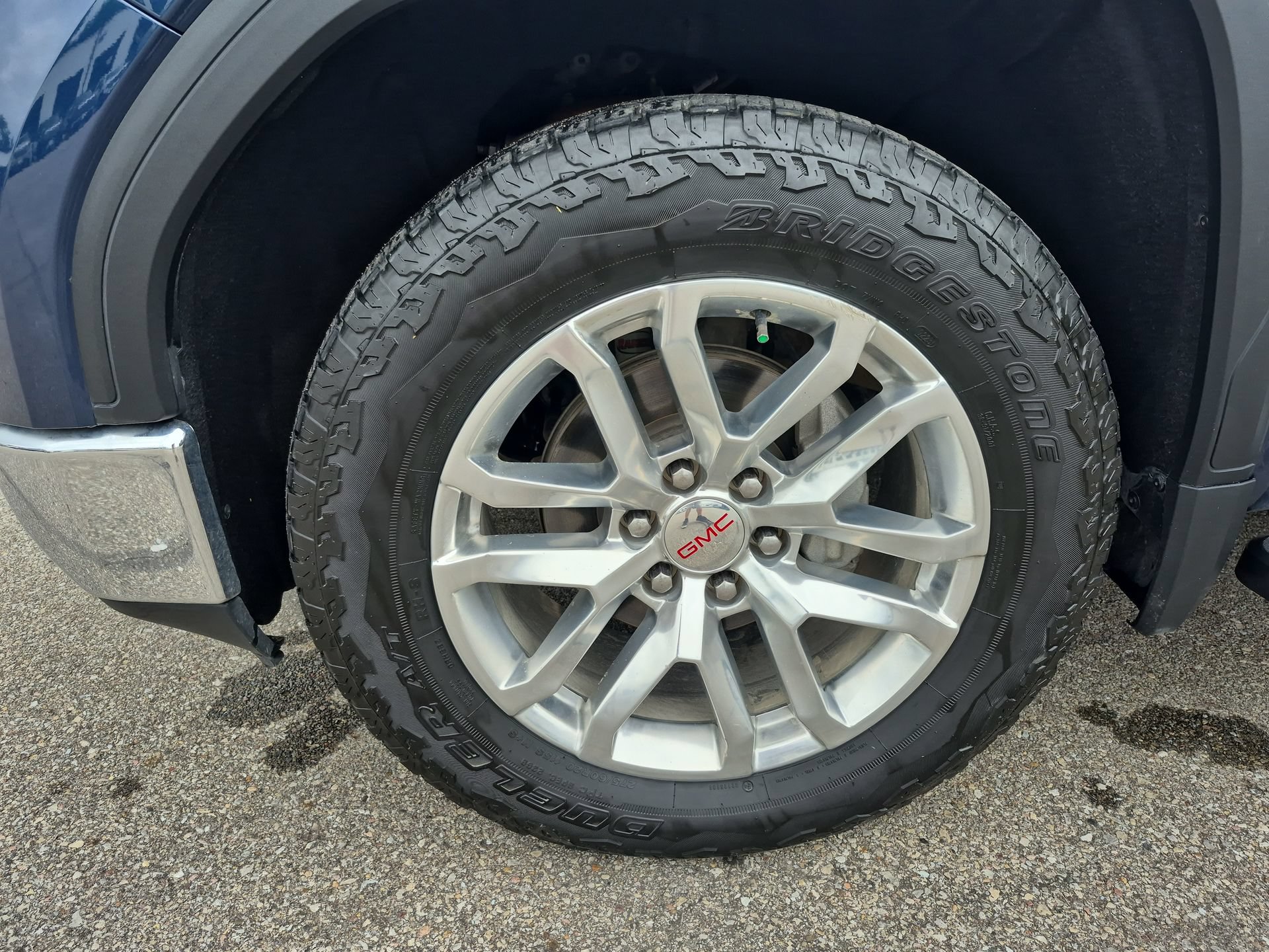 Used 2019 GMC Sierra 1500 SLT w/ SLT Premium Plus Package AWD/4WD image 32