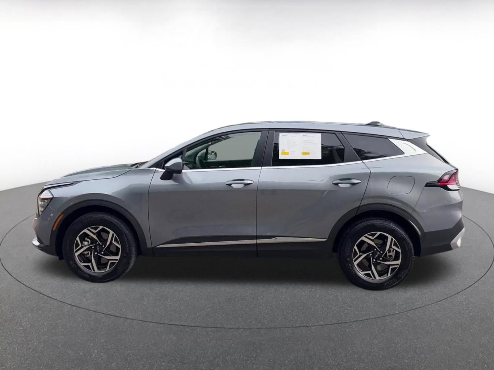 Used 2025 Kia Sportage LX AWD/4WD image 9