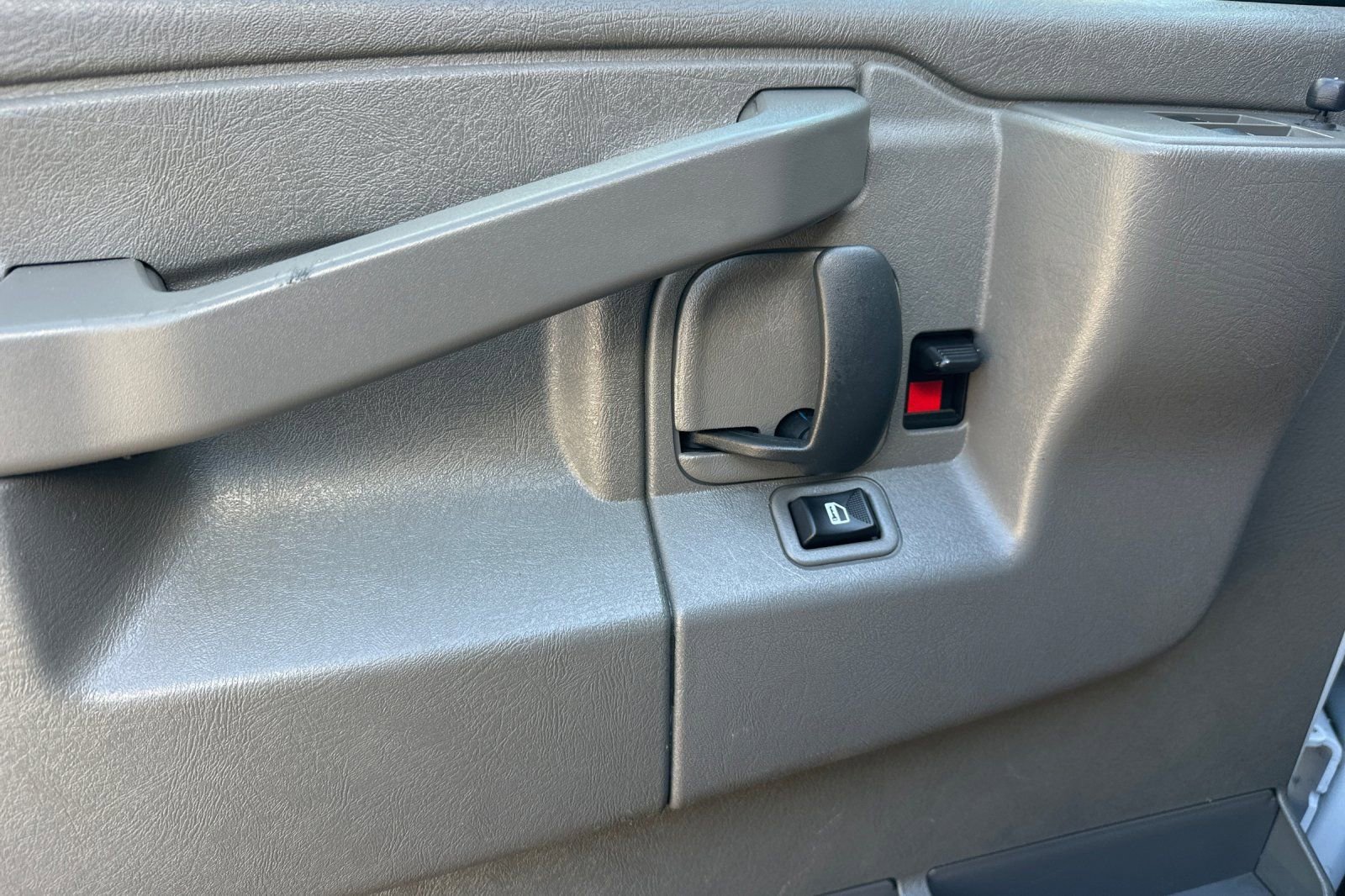 Used 2023 GMC Savana 2500 Extended w/ Driver Convenience Package image 11