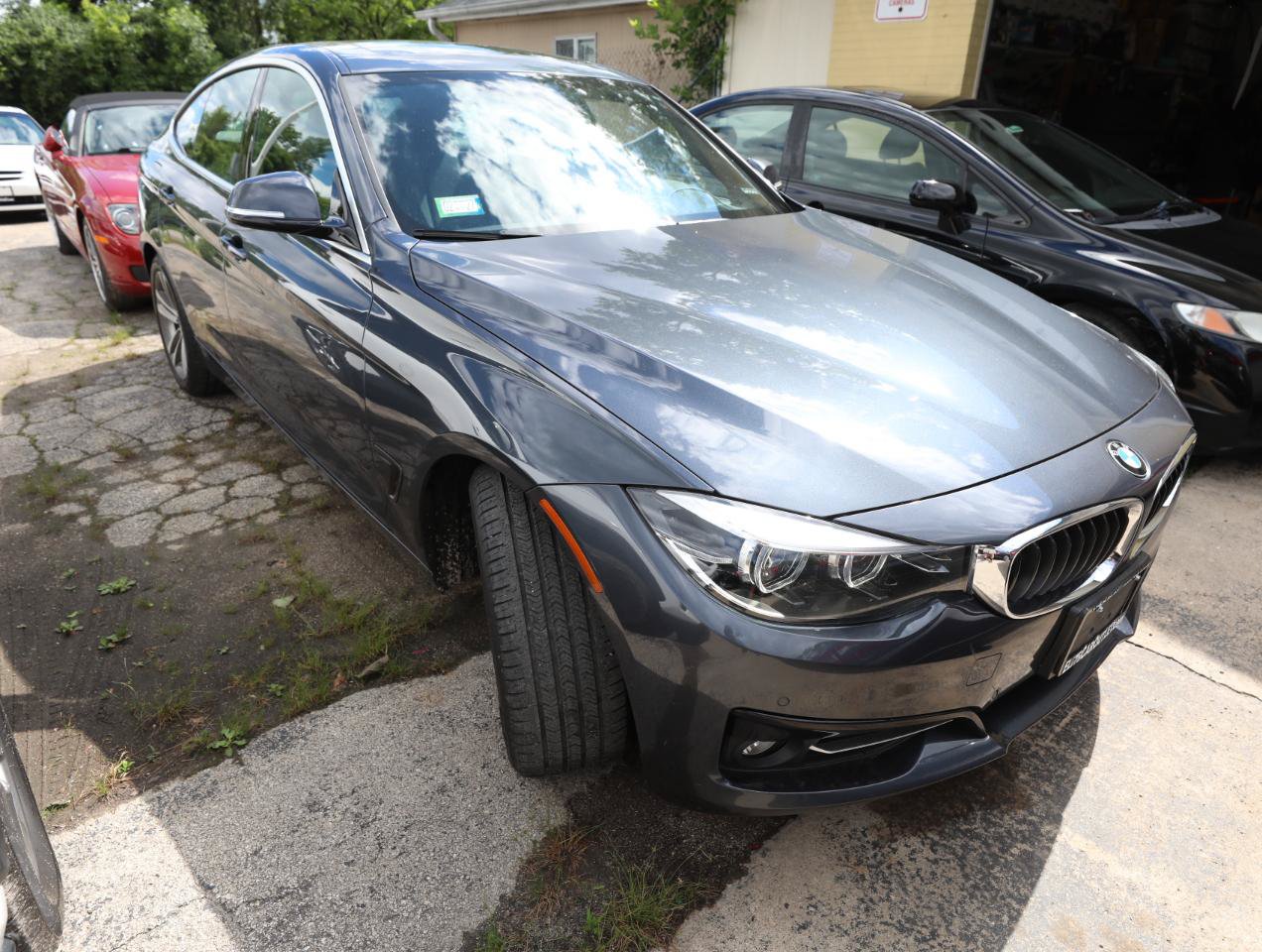 Used 2018 BMW 330i Gran Turismo xDrive AWD/4WD image 3