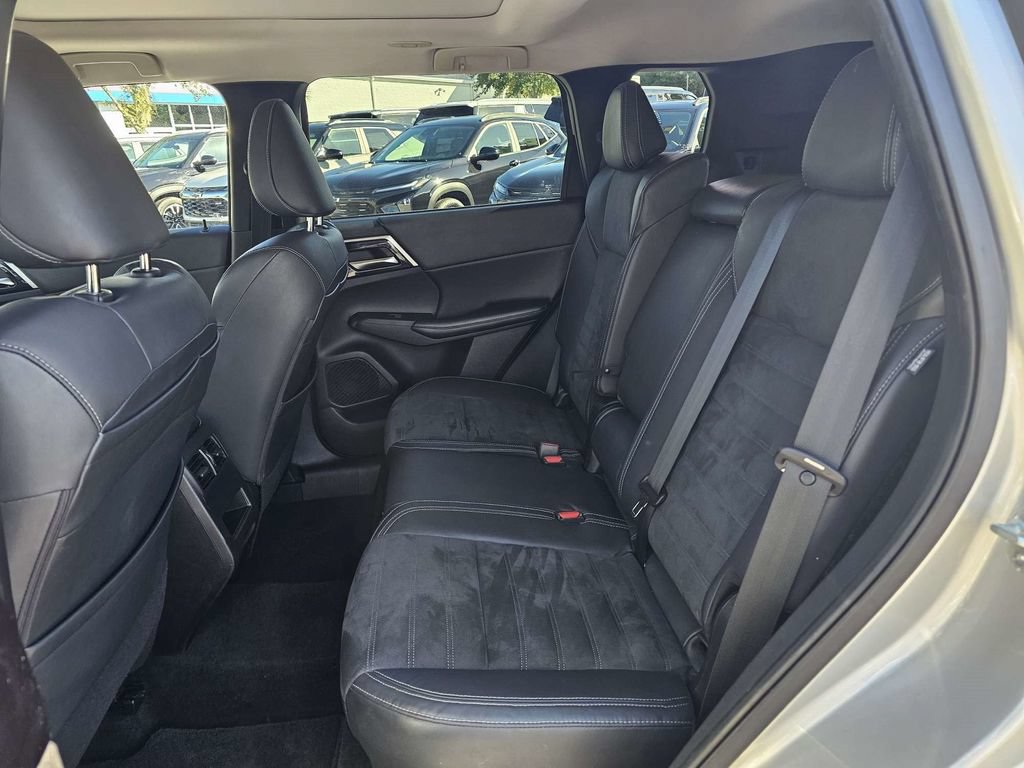 Used 2022 Mitsubishi Outlander SE FWD image 15