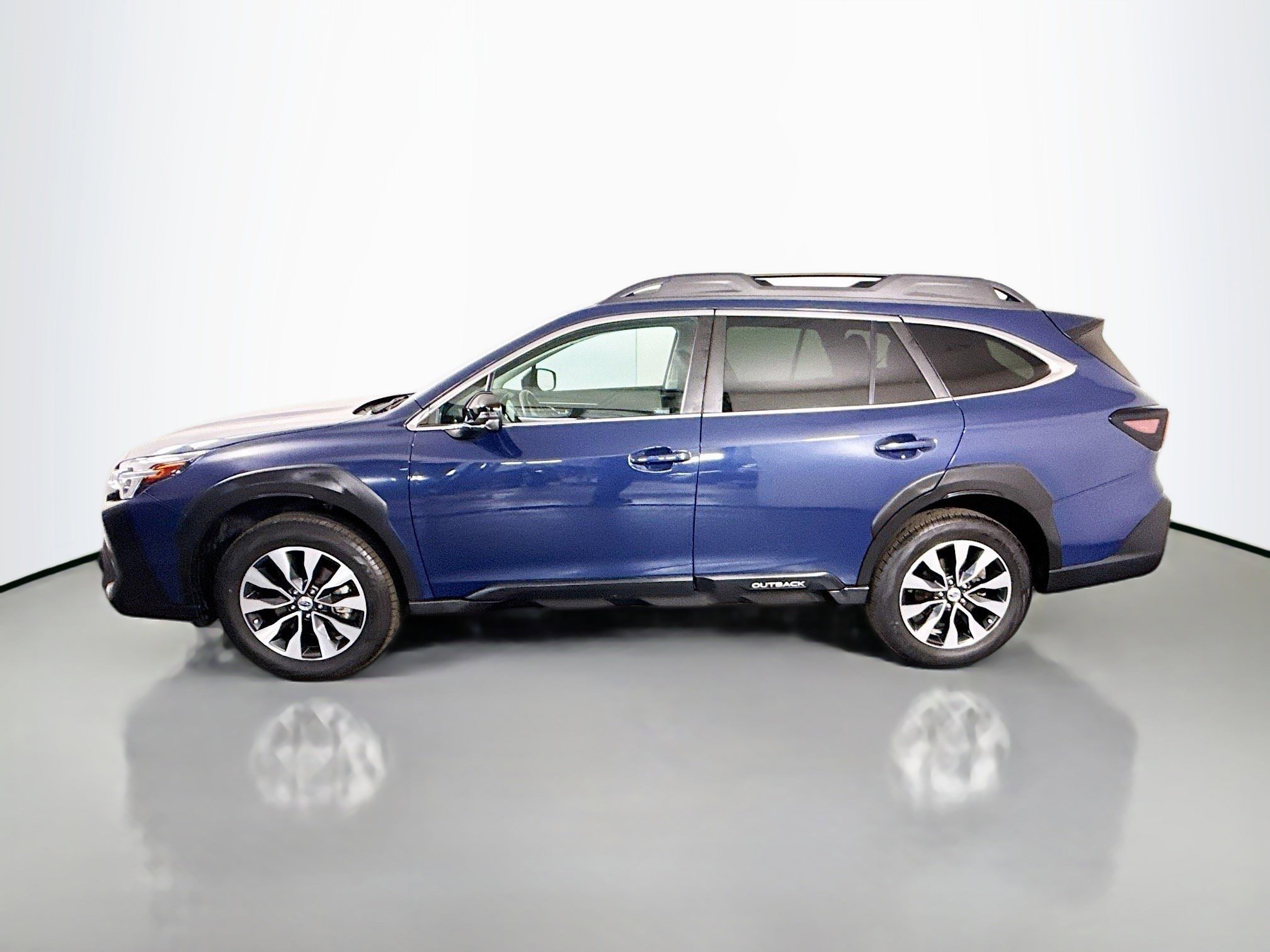Used 2023 Subaru Outback Limited image 6