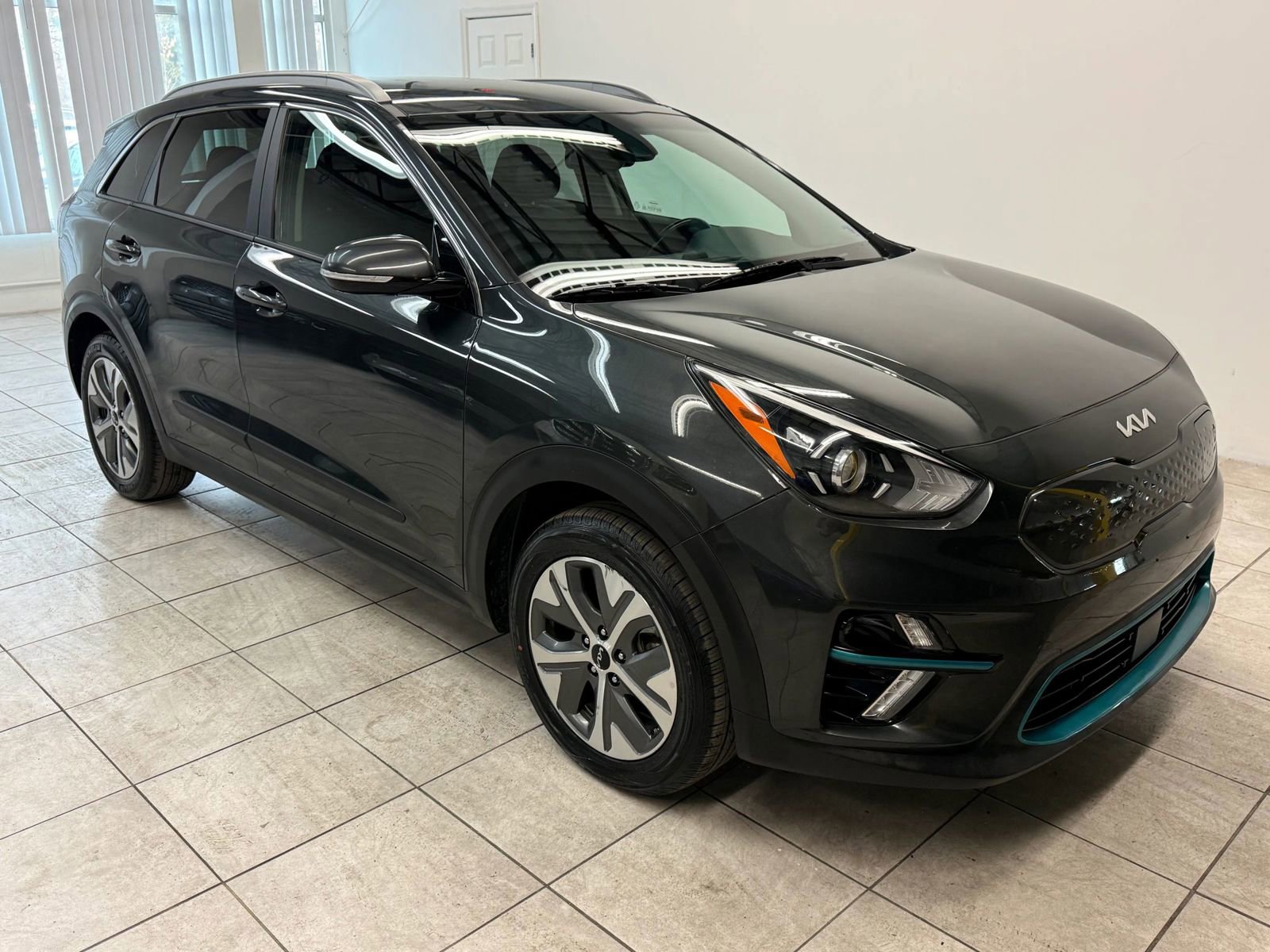 Used 2022 Kia Niro EX w/ Cold Weather Package image 1