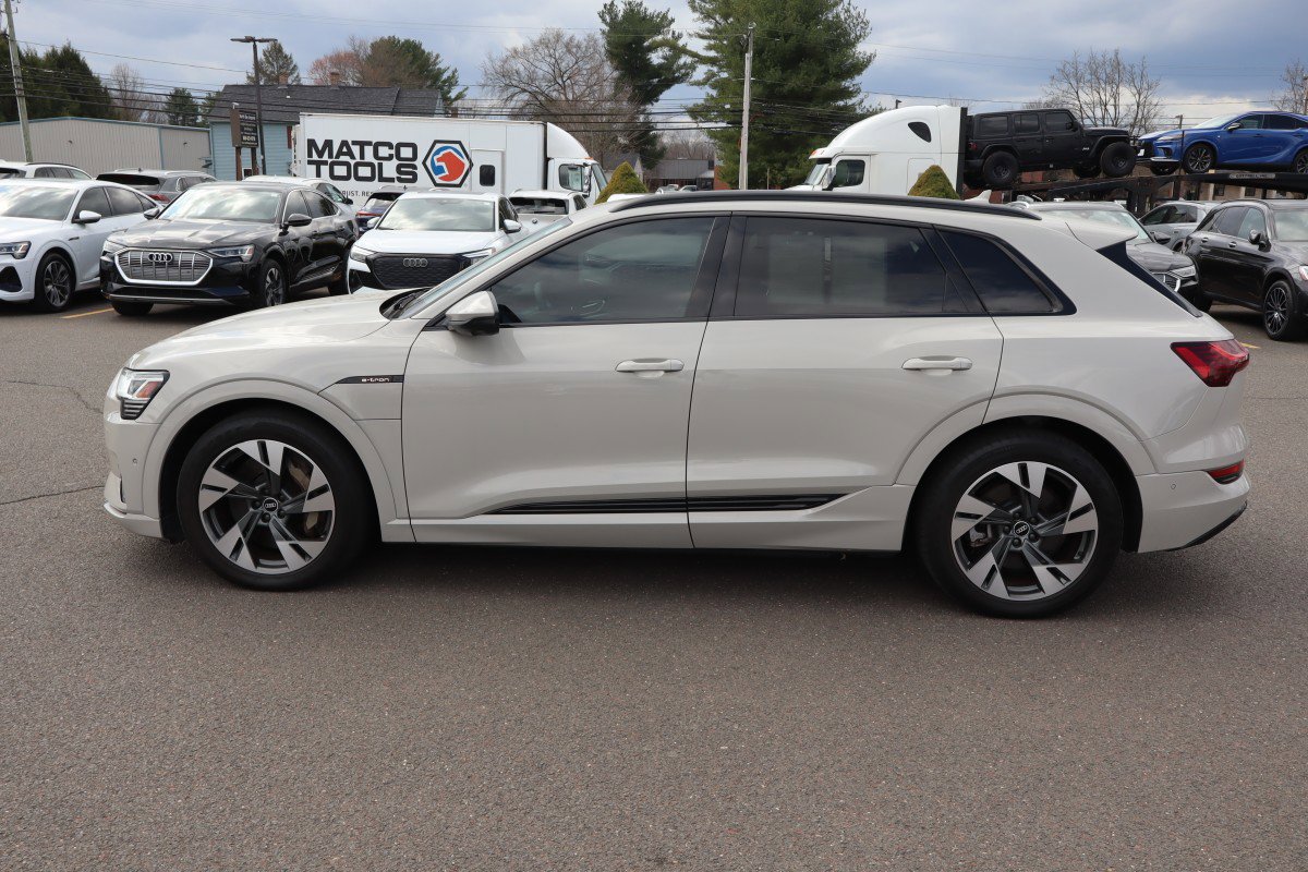 Used 2021 Audi e-tron Premium w/ Convenience Plus Package image 9