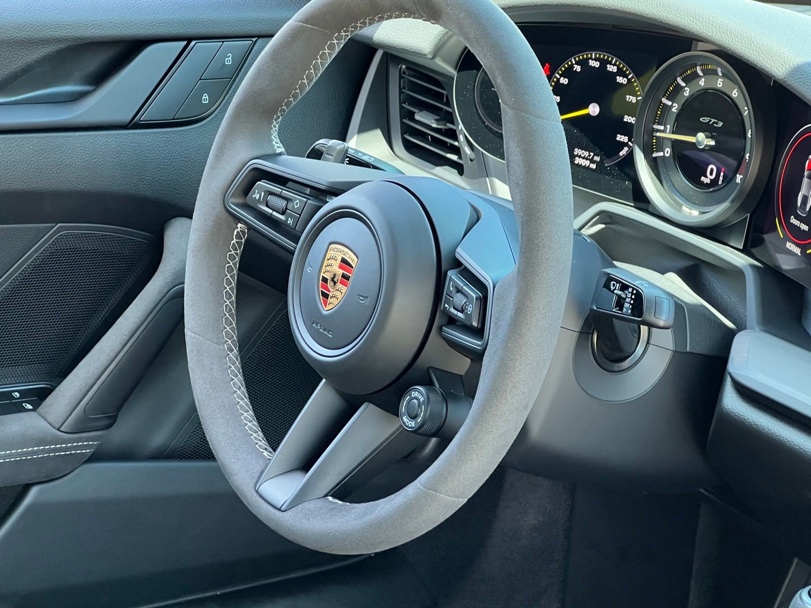 Certified 2024 Porsche 911 GT3 RWD image 24