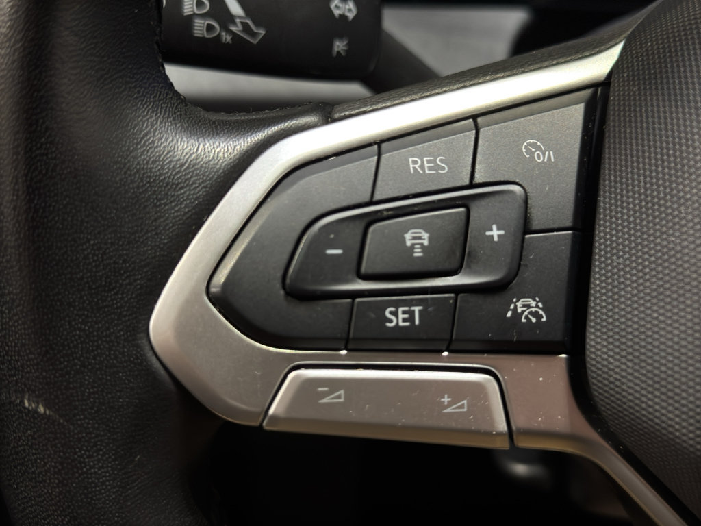 Used 2025 Volkswagen Jetta SE FWD image 20