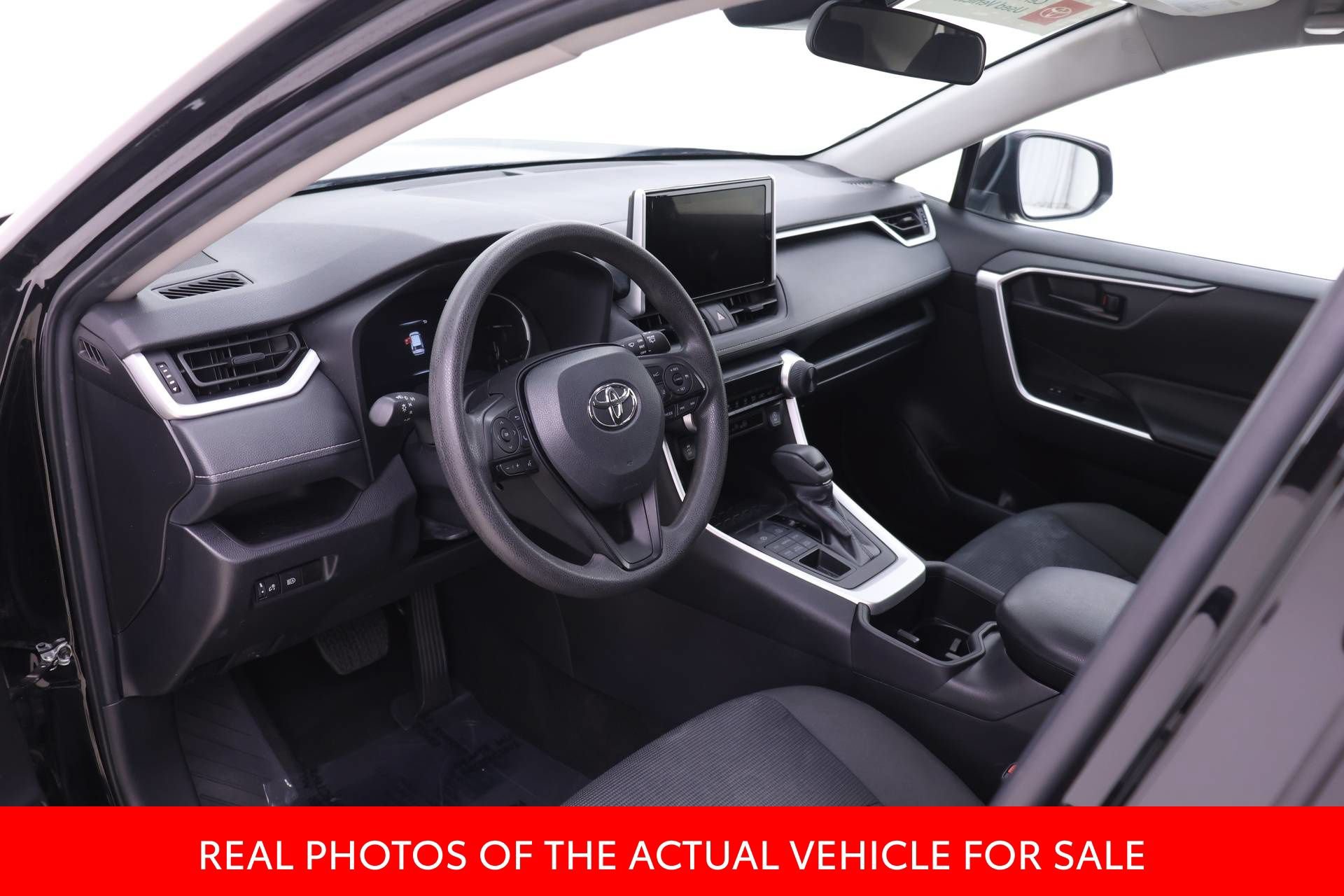 Certified 2024 Toyota RAV4 LE AWD/4WD image 3