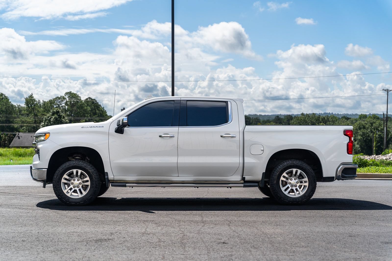 Used 2022 Chevrolet Silverado 1500 LTZ AWD/4WD image 4